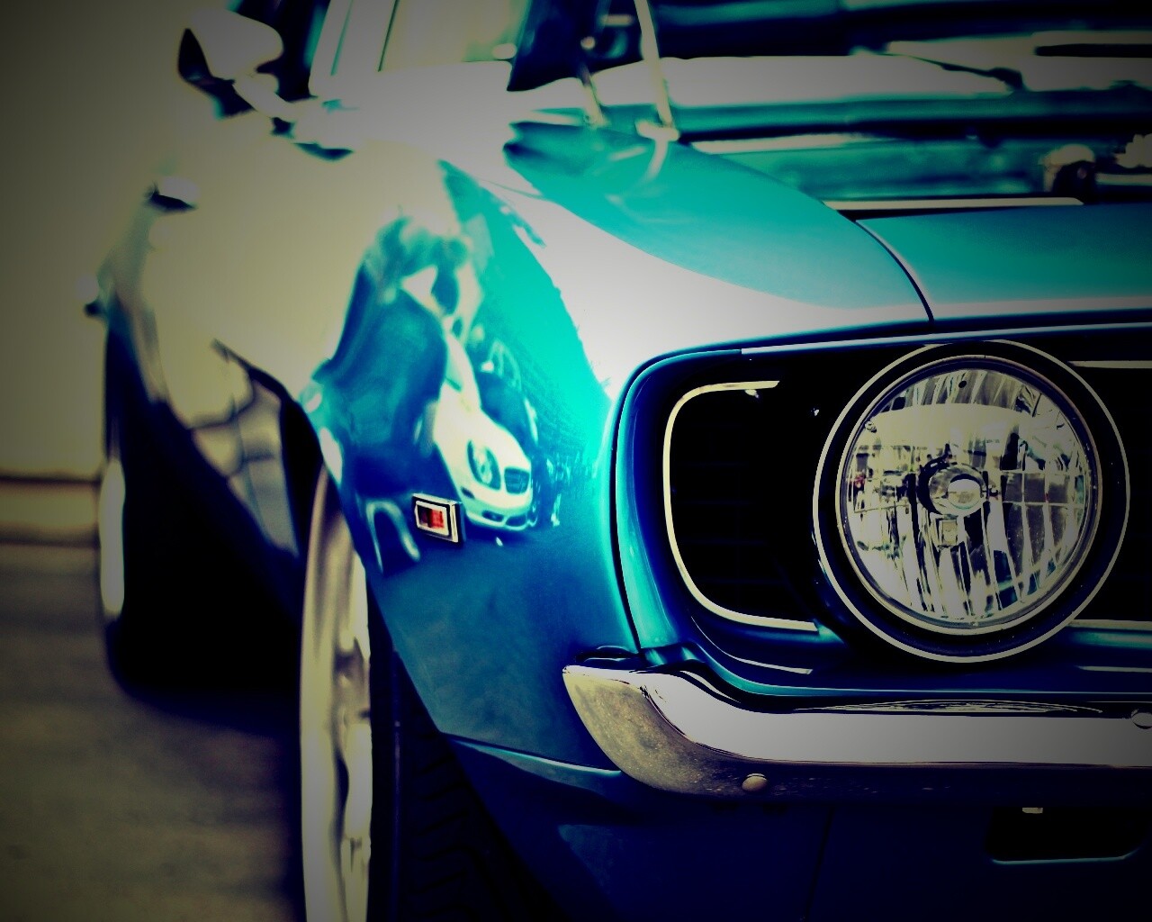 Синяя машина обои