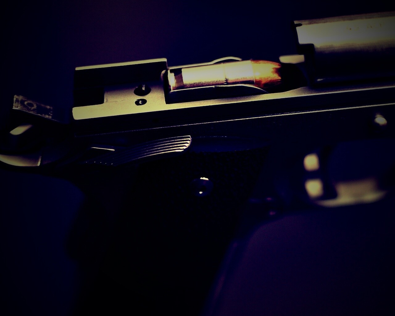 Разобранный пистолет обои