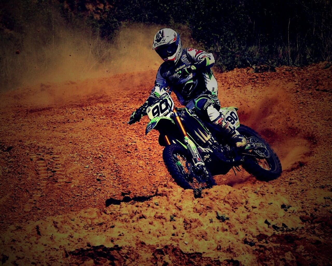 На мототреке обои