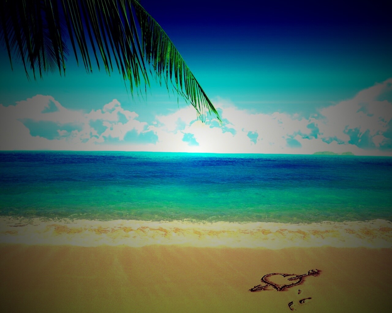 Любовь на океанском берегу обои