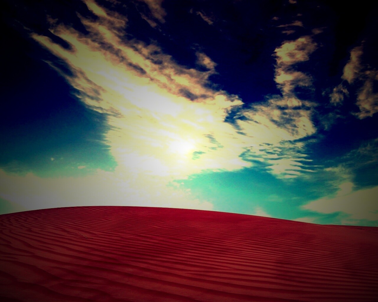 Облака над пустыней обои