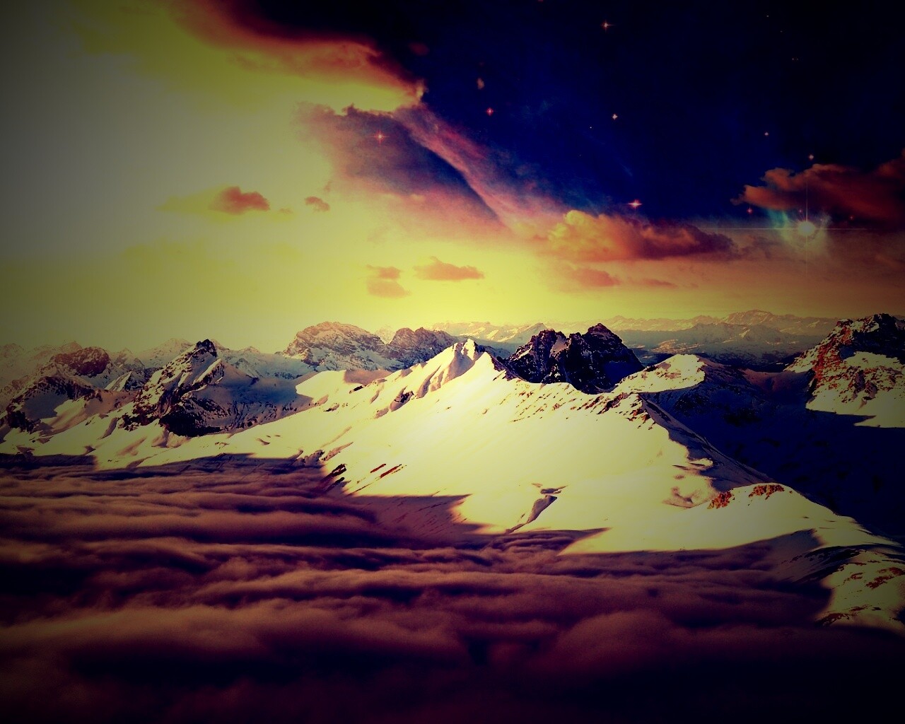 Горный хребет над облаками обои