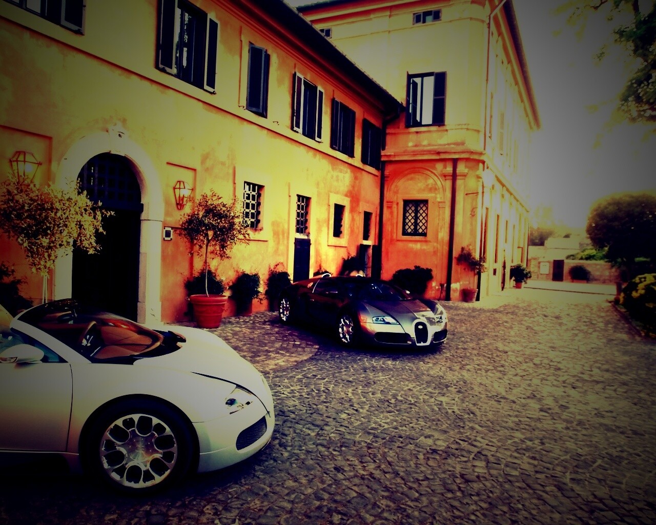 Два Бугатти у дома обои