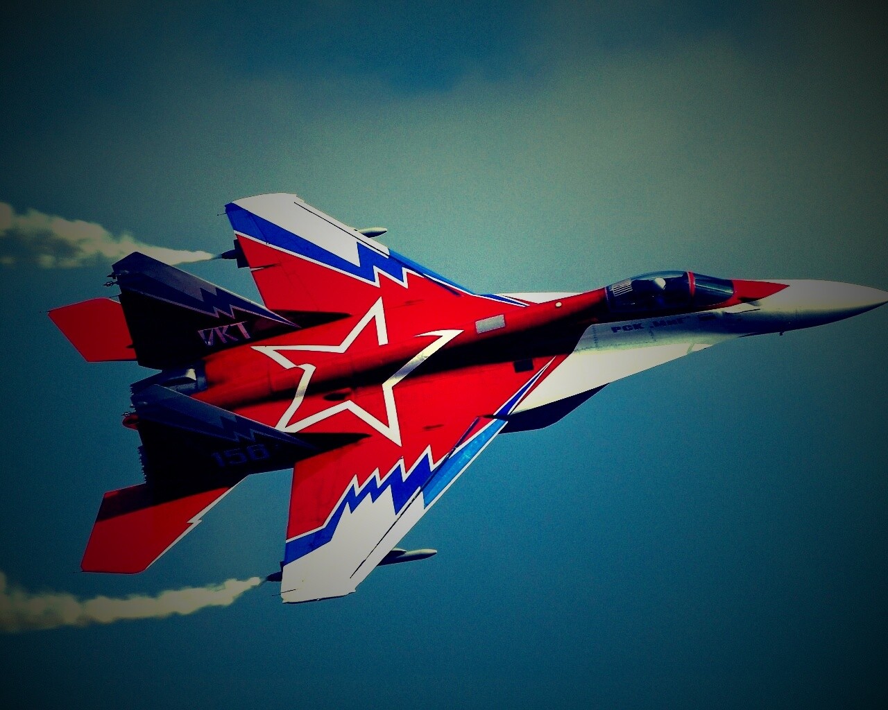 Истребитель МИГ пилотажной группы обои