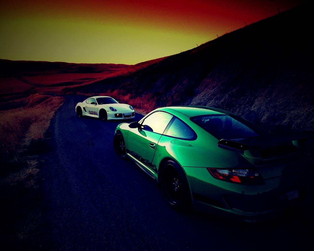 Два порша на горной дороге обои