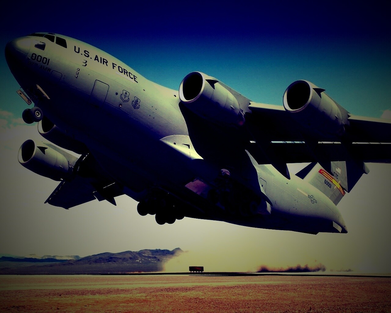 Транспортный самолет воздушных сил США обои