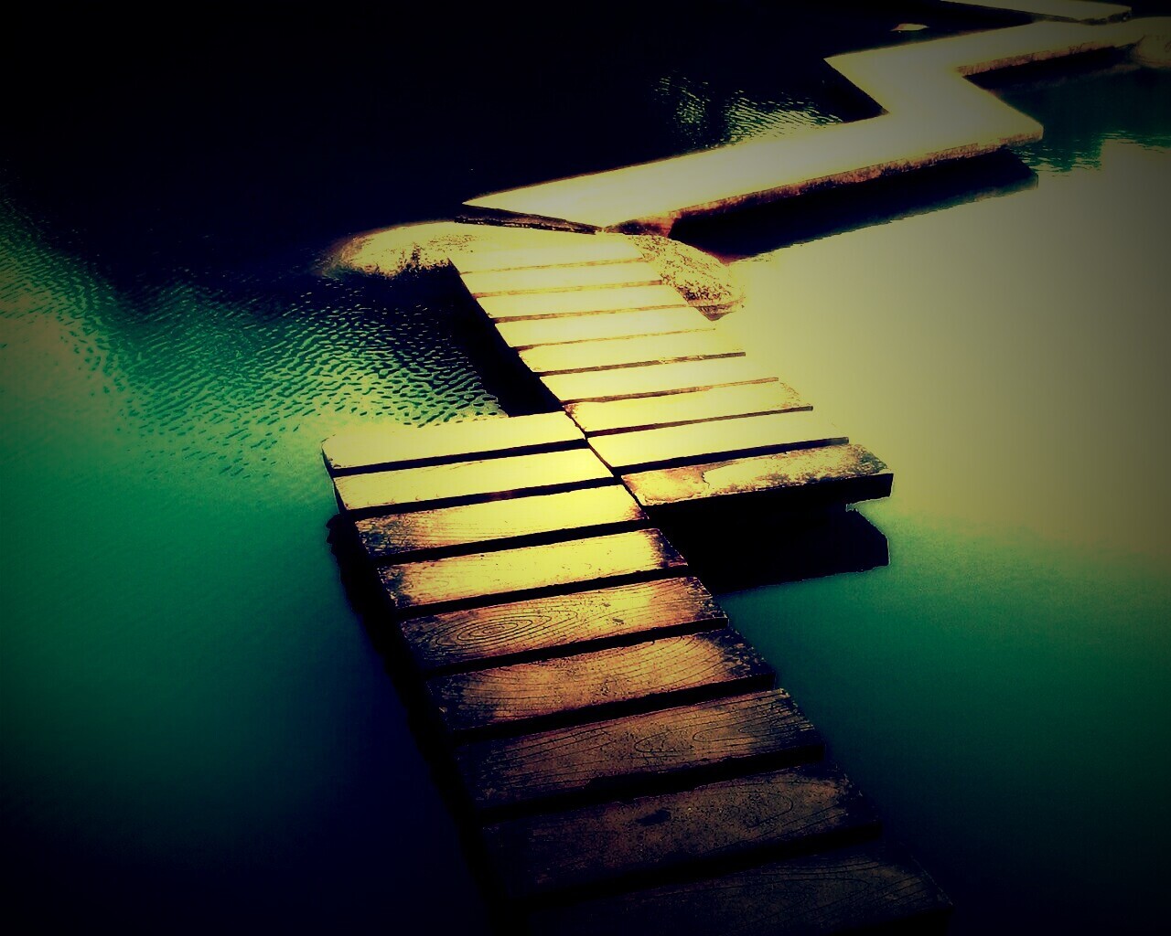 Дорожка над водой обои