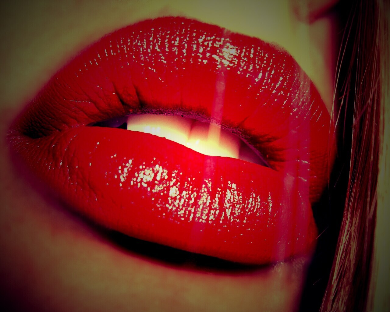 Сочные губы обои
