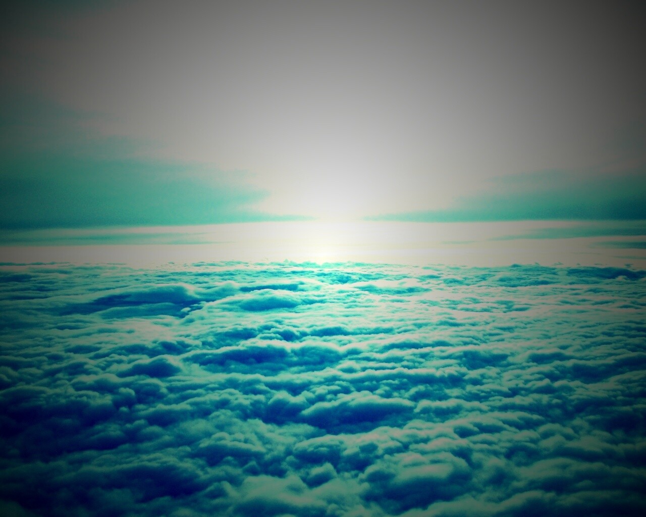 Над облаками обои