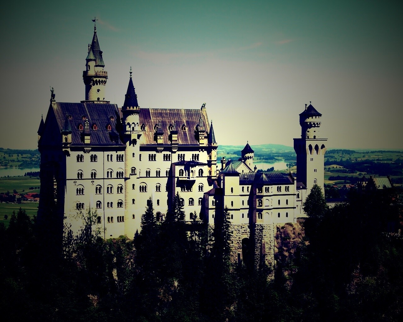 Замок Нойшванштайн в Баварии обои