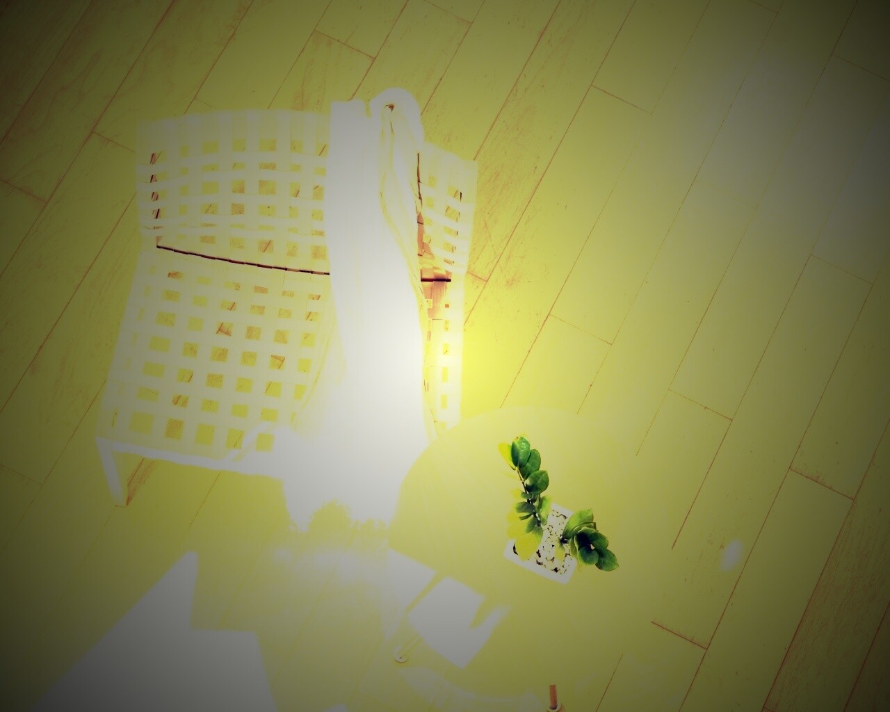 Отдых на плетенном кресле обои