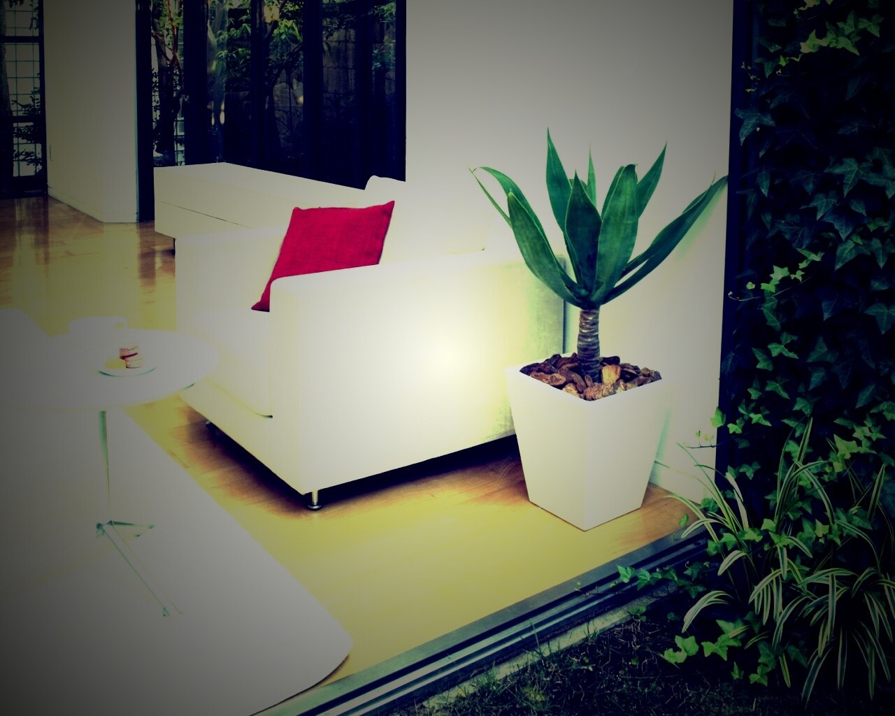 Белое кресло обои