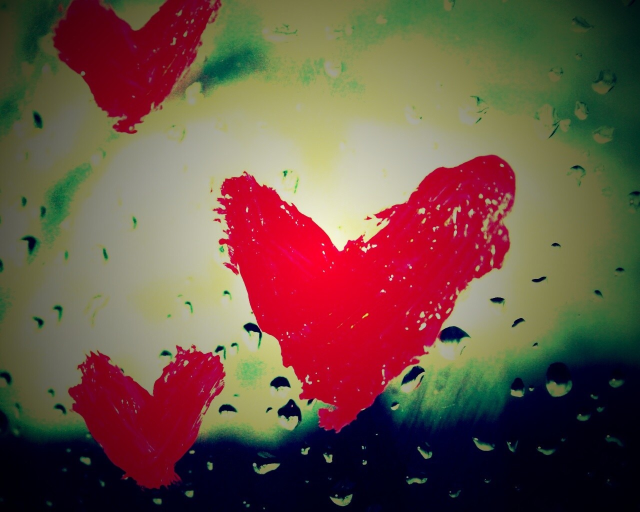 Сердечки помадой обои