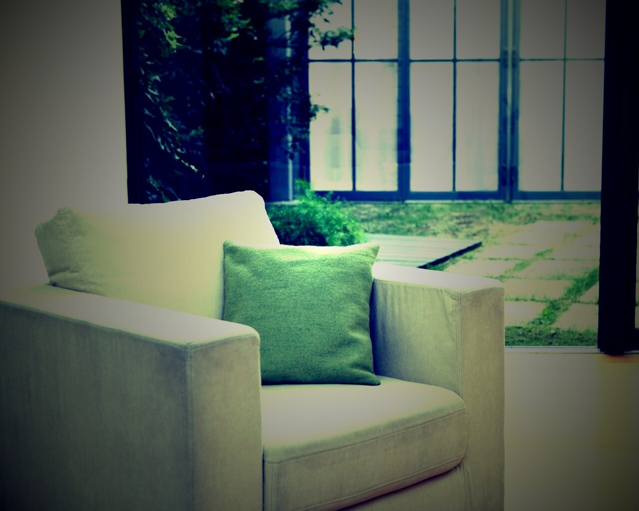 Кресло на даче обои