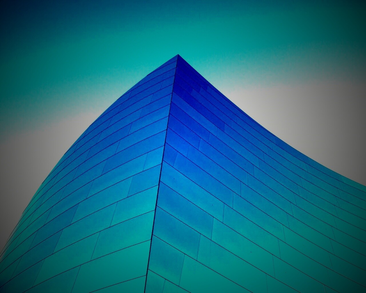 Угол небоскреба обои