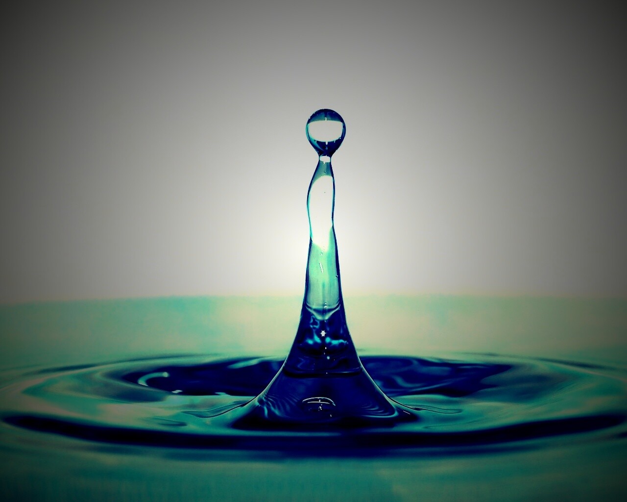 Падение капли обои