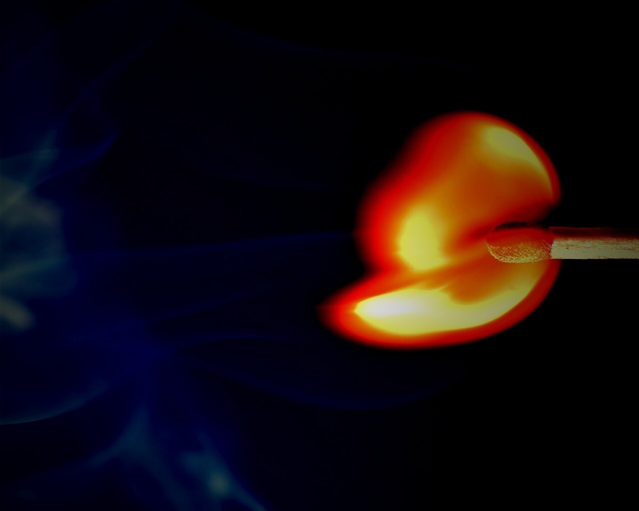 Горящая спичка обои