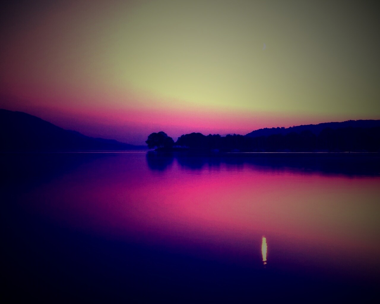 Сумерки над озером обои