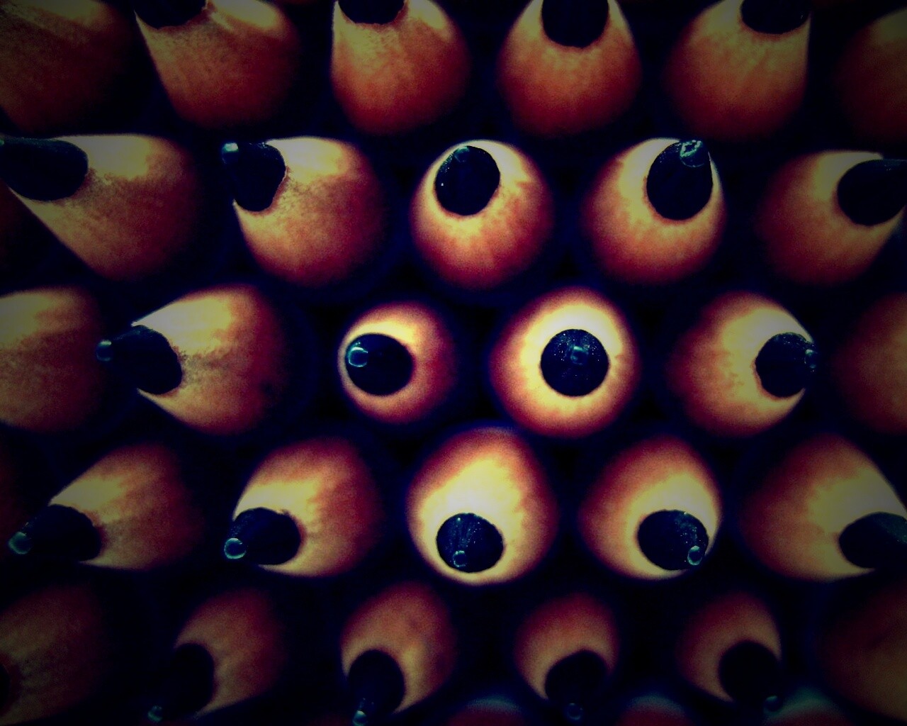 Чёрные карандаши обои