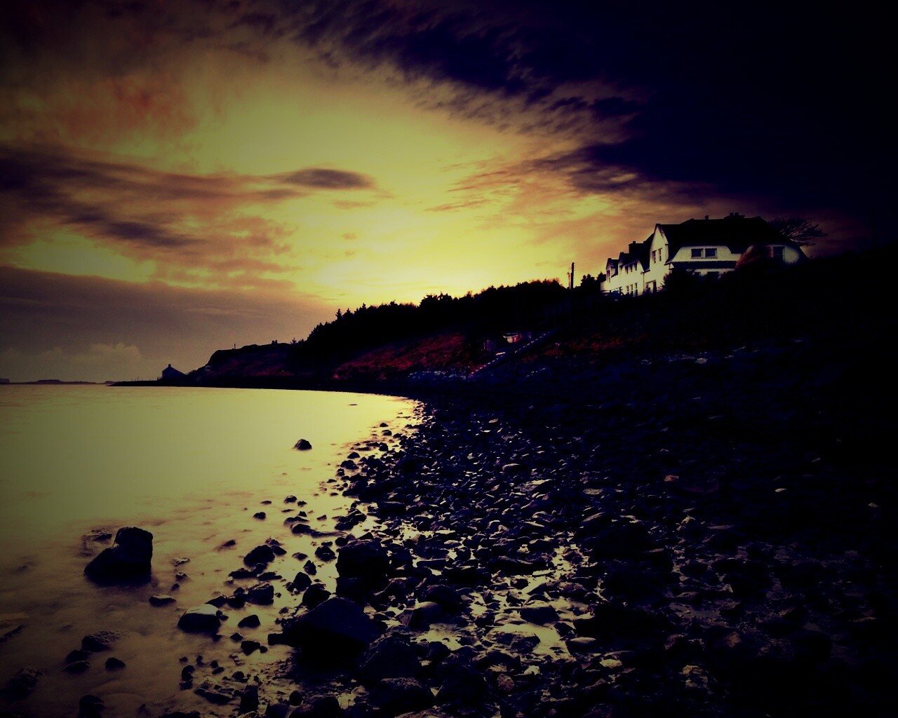 Дом у озера обои