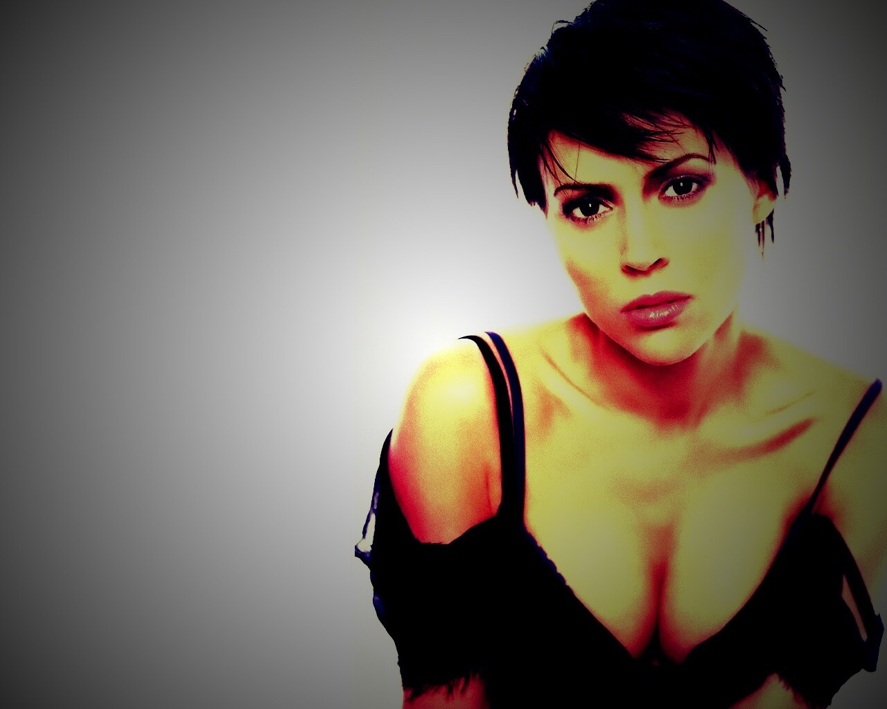 Алиса Милано обои