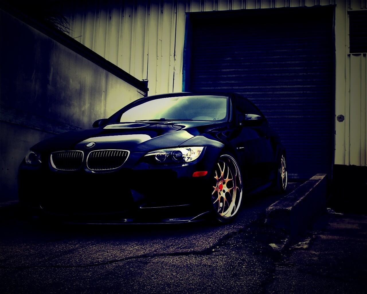 Чёрный БМВ обои