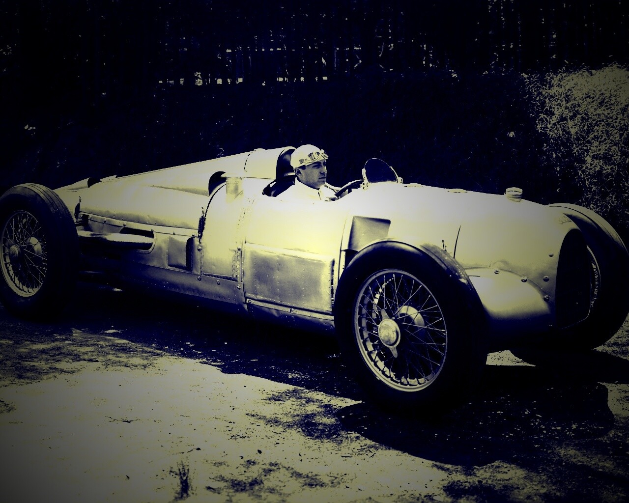 Старинный гоночный автомобиль обои