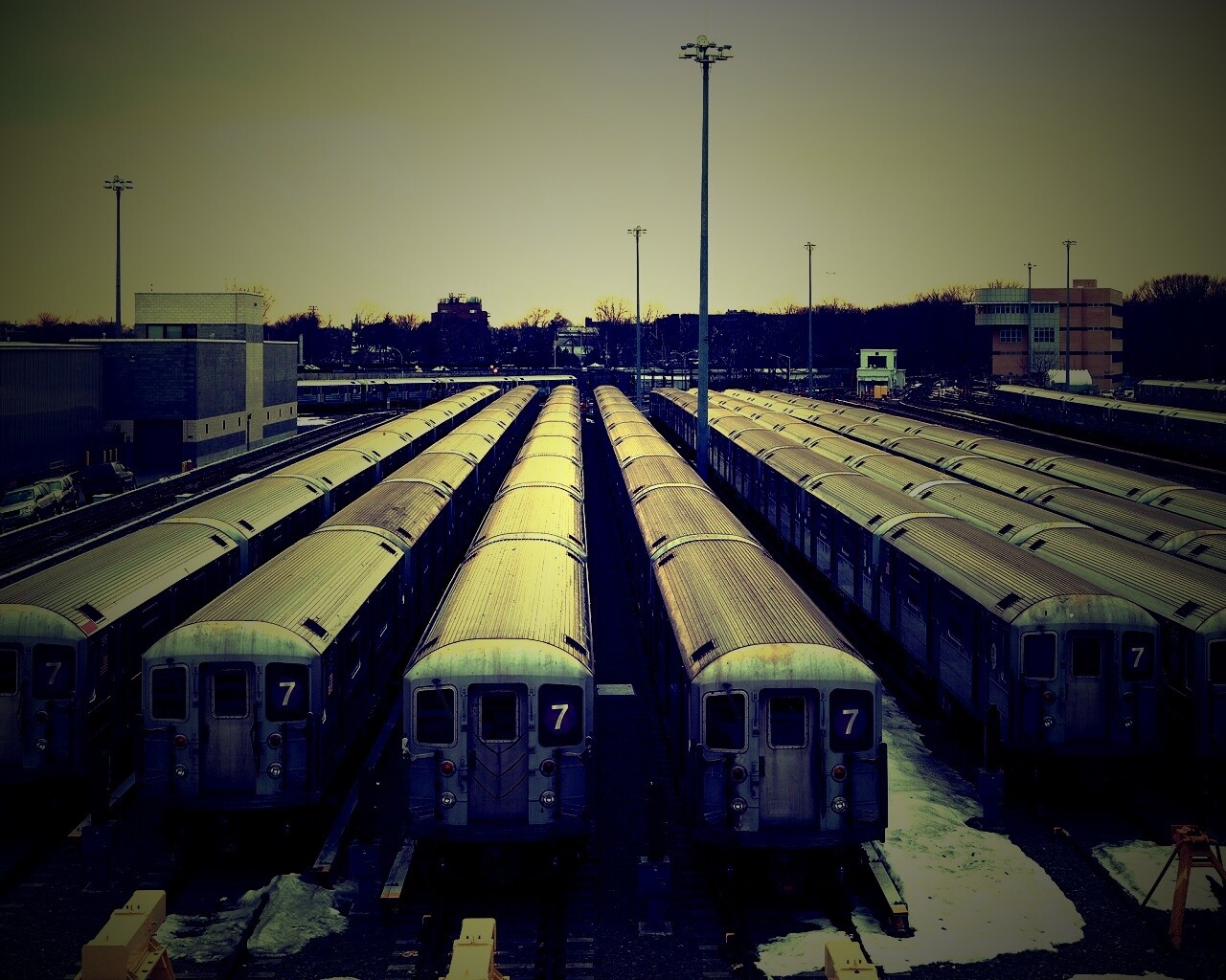 Вагоны метро на стоянке обои