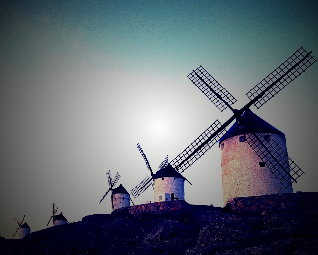 Пейзаж из ветряных мельниц обои