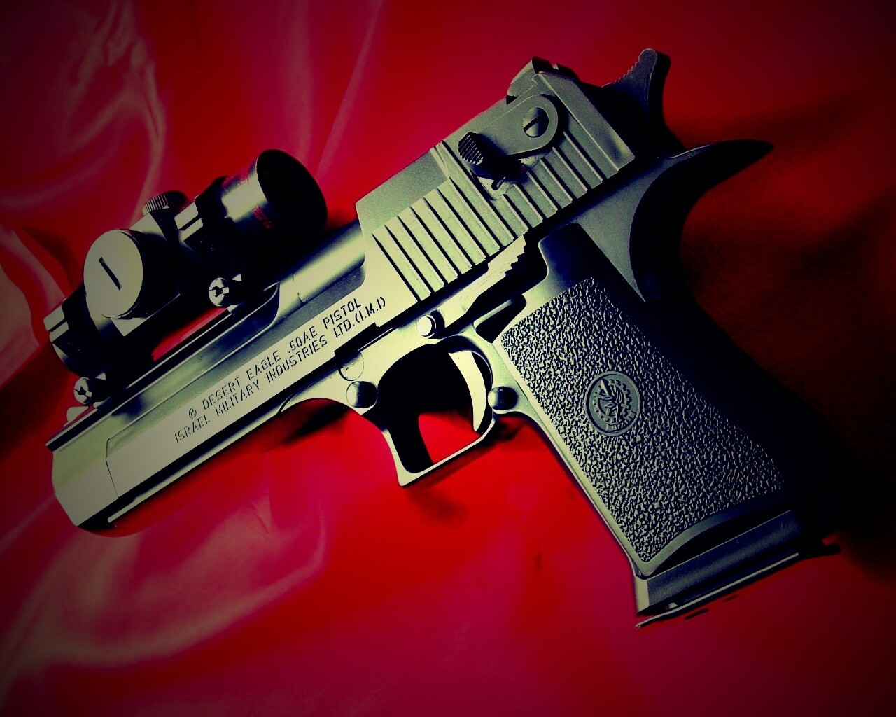 Пистолет Desert Eagle с прицелом обои