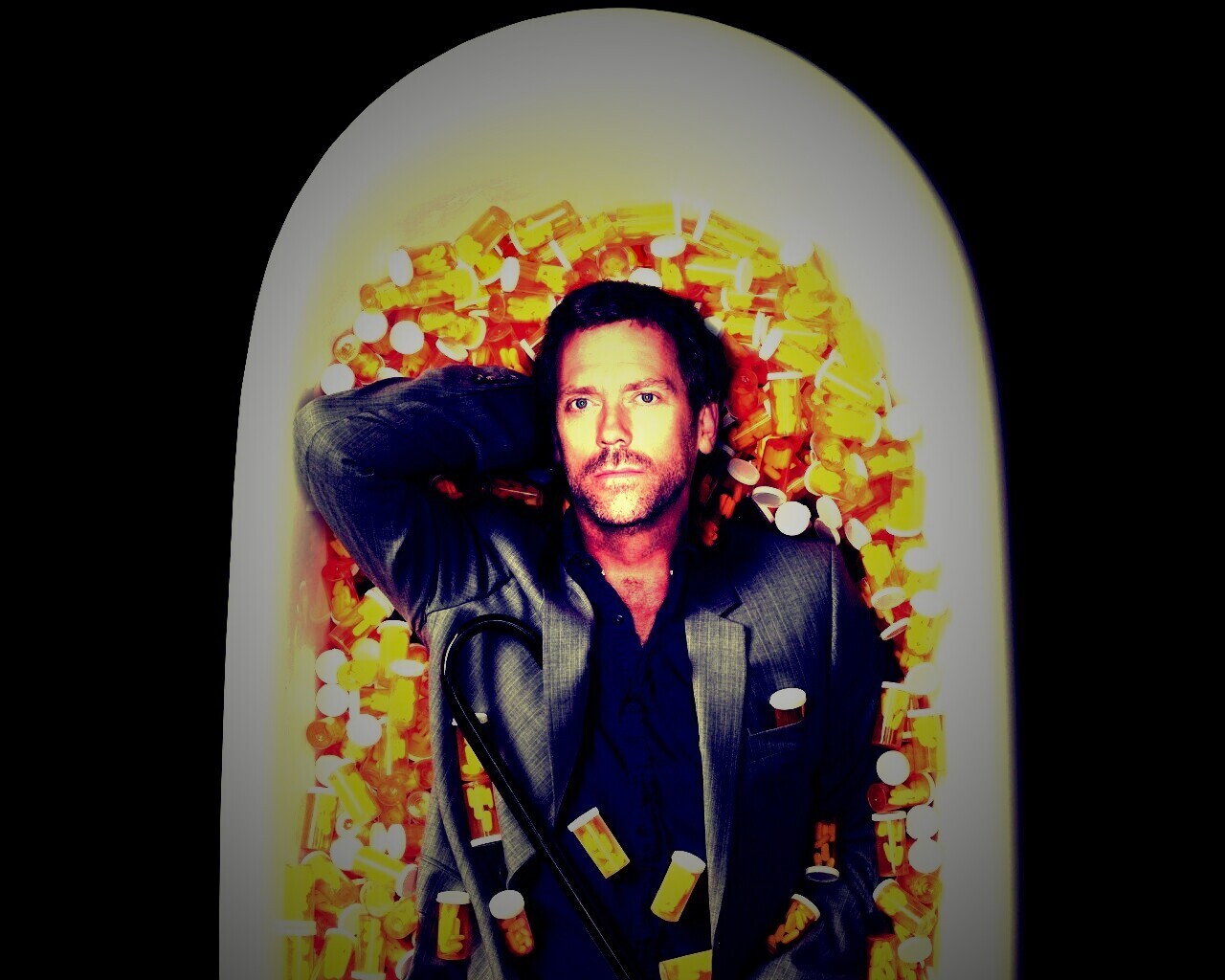 Хаус в ванне с викодином обои