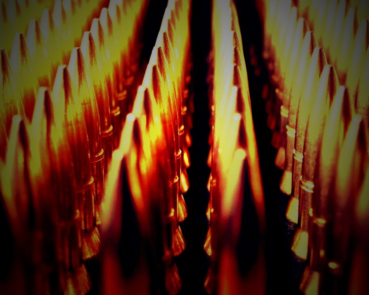 Стройные ряды патронов обои