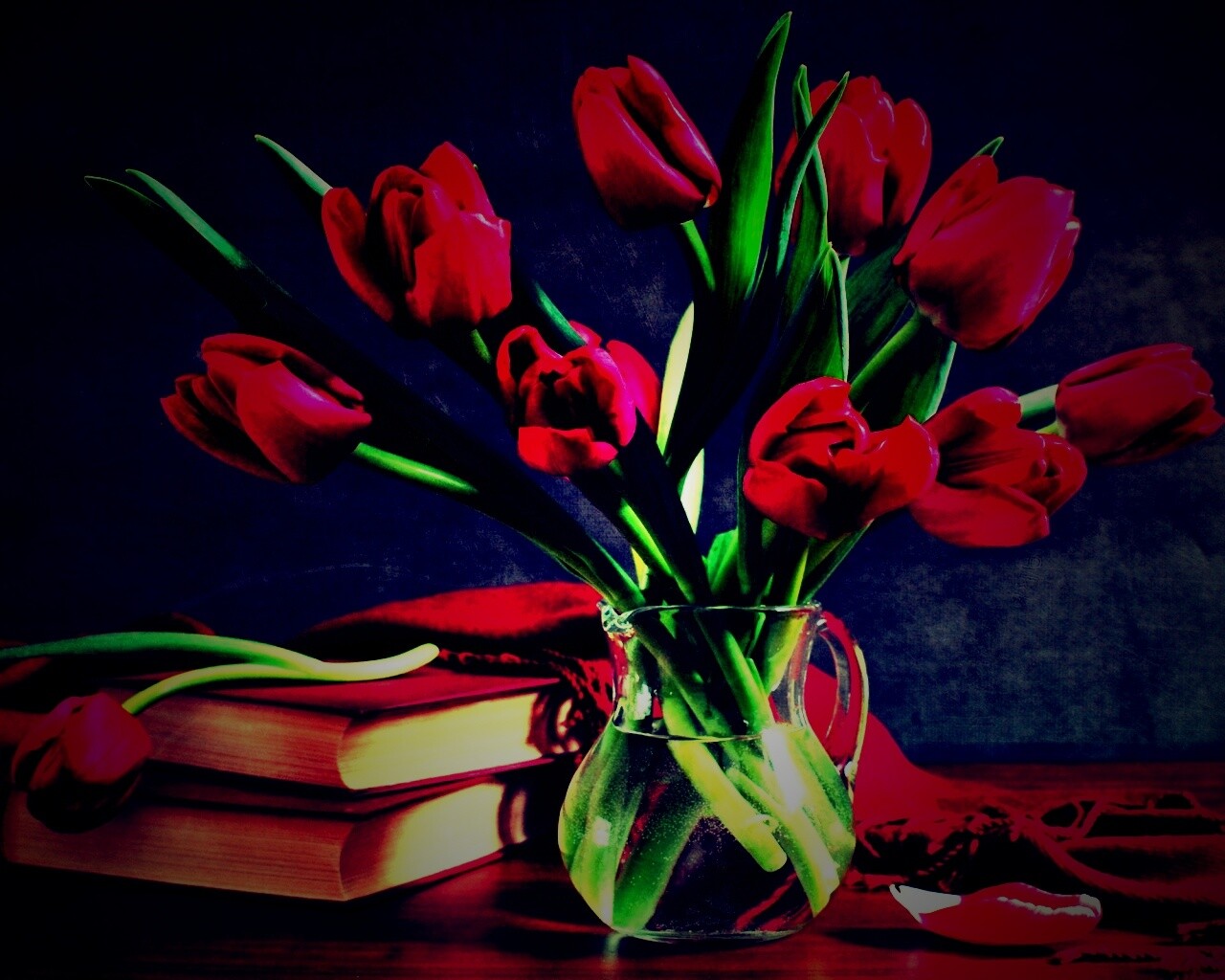 Букет красных тюльпанов обои