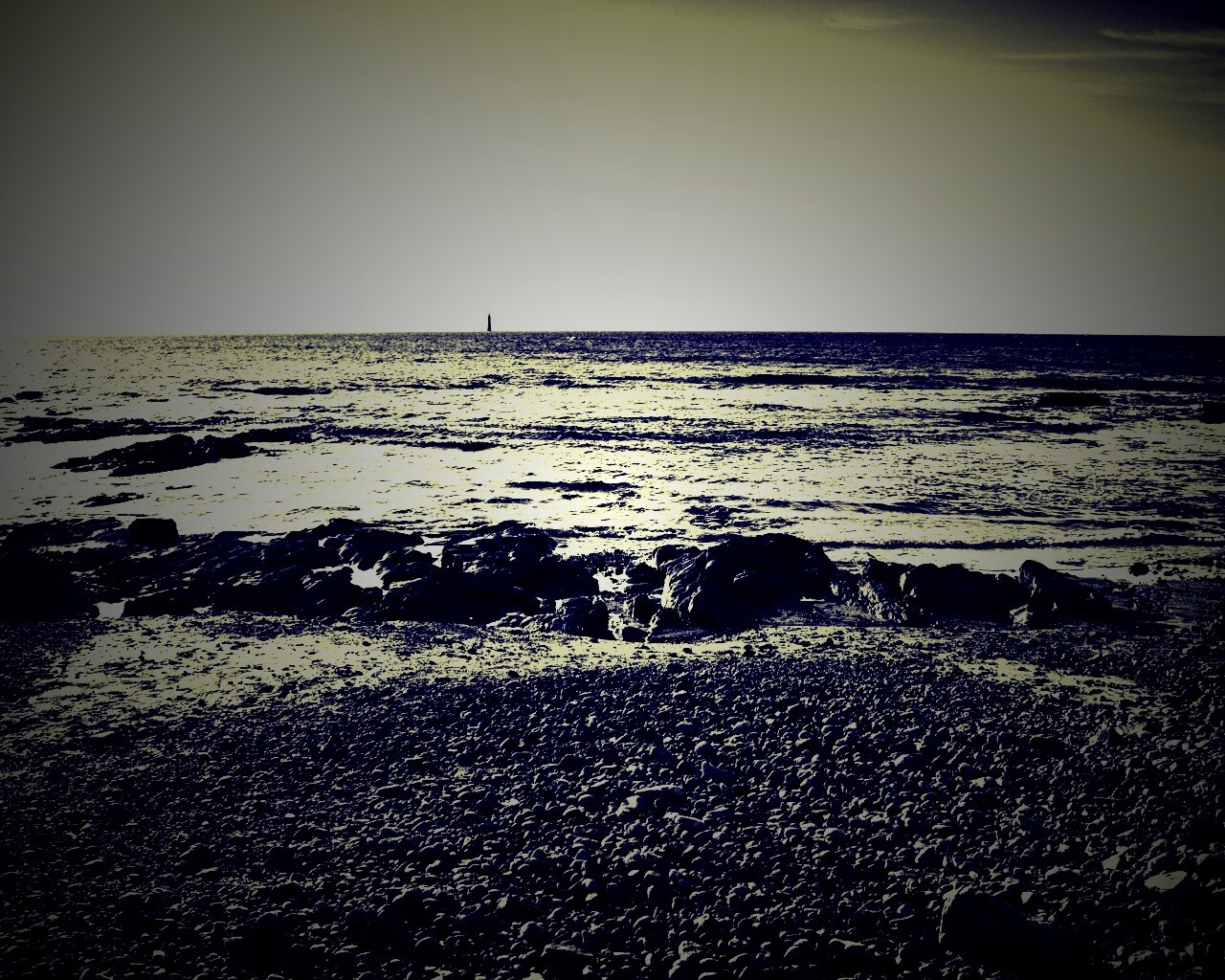 Чёрно-белое фото побережья обои