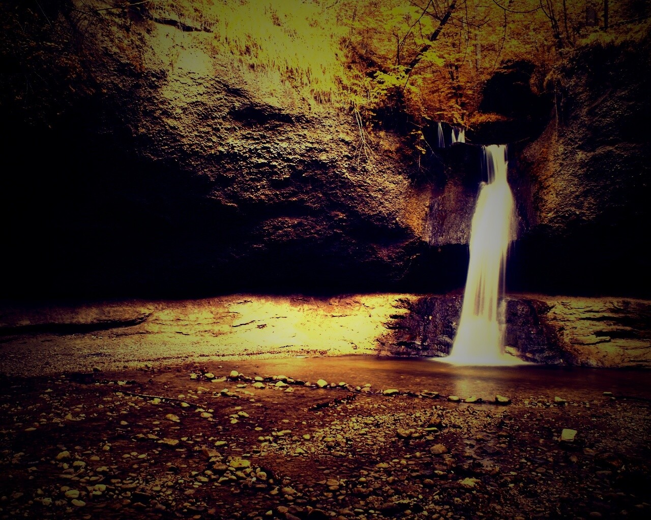 Водопад в Швейцарии обои