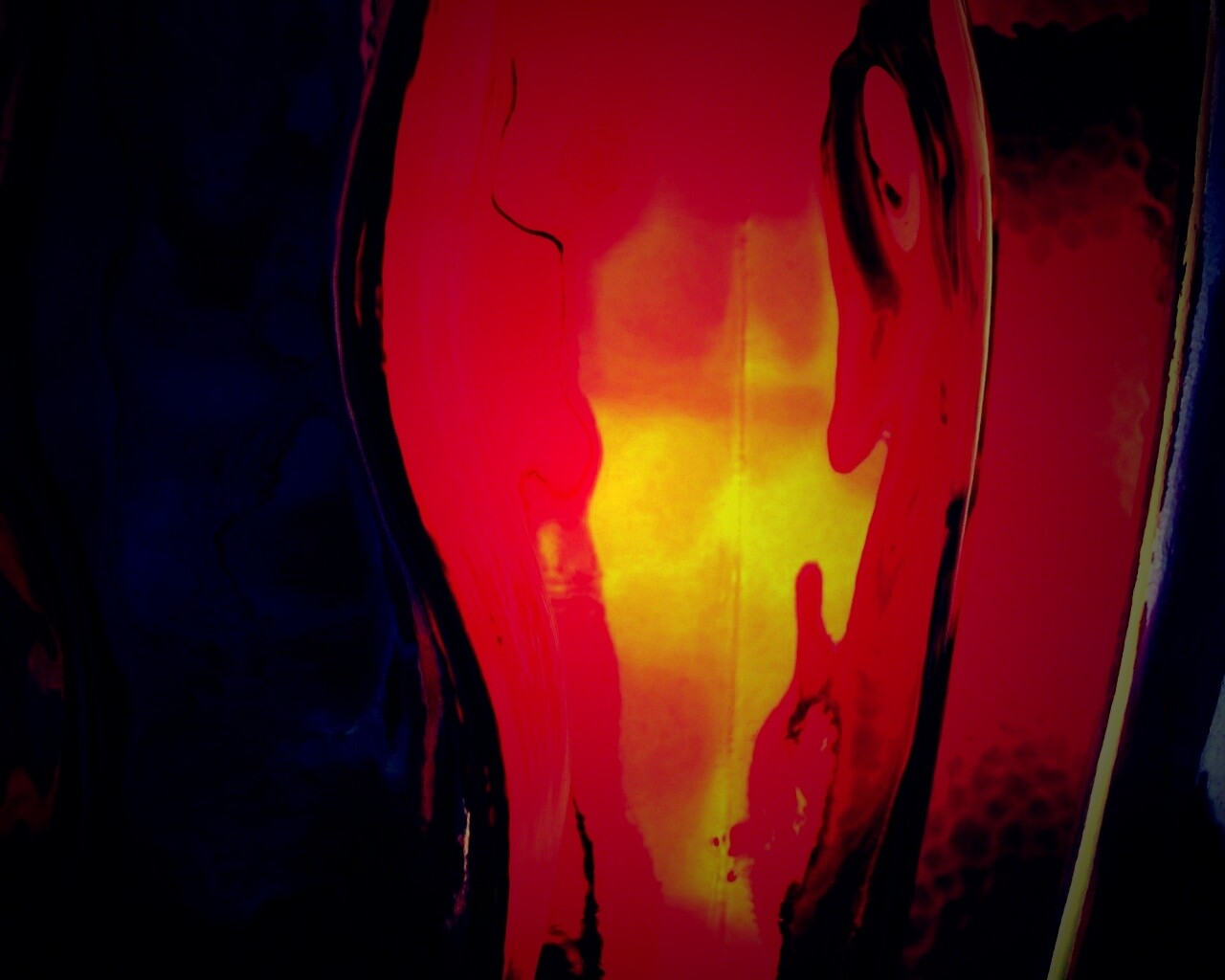 Абстрактное в бутылочном стекле обои