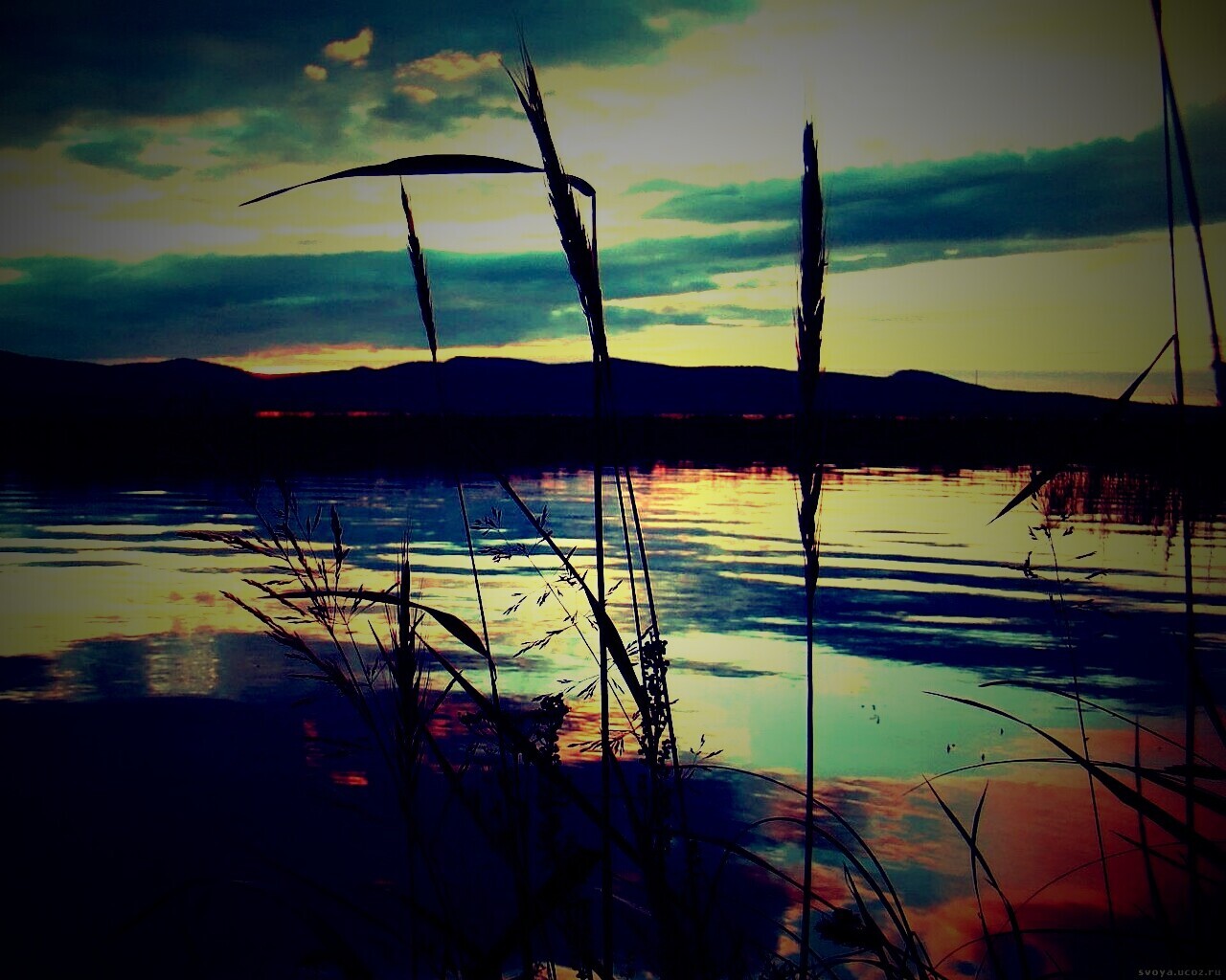 Закат на озере обои