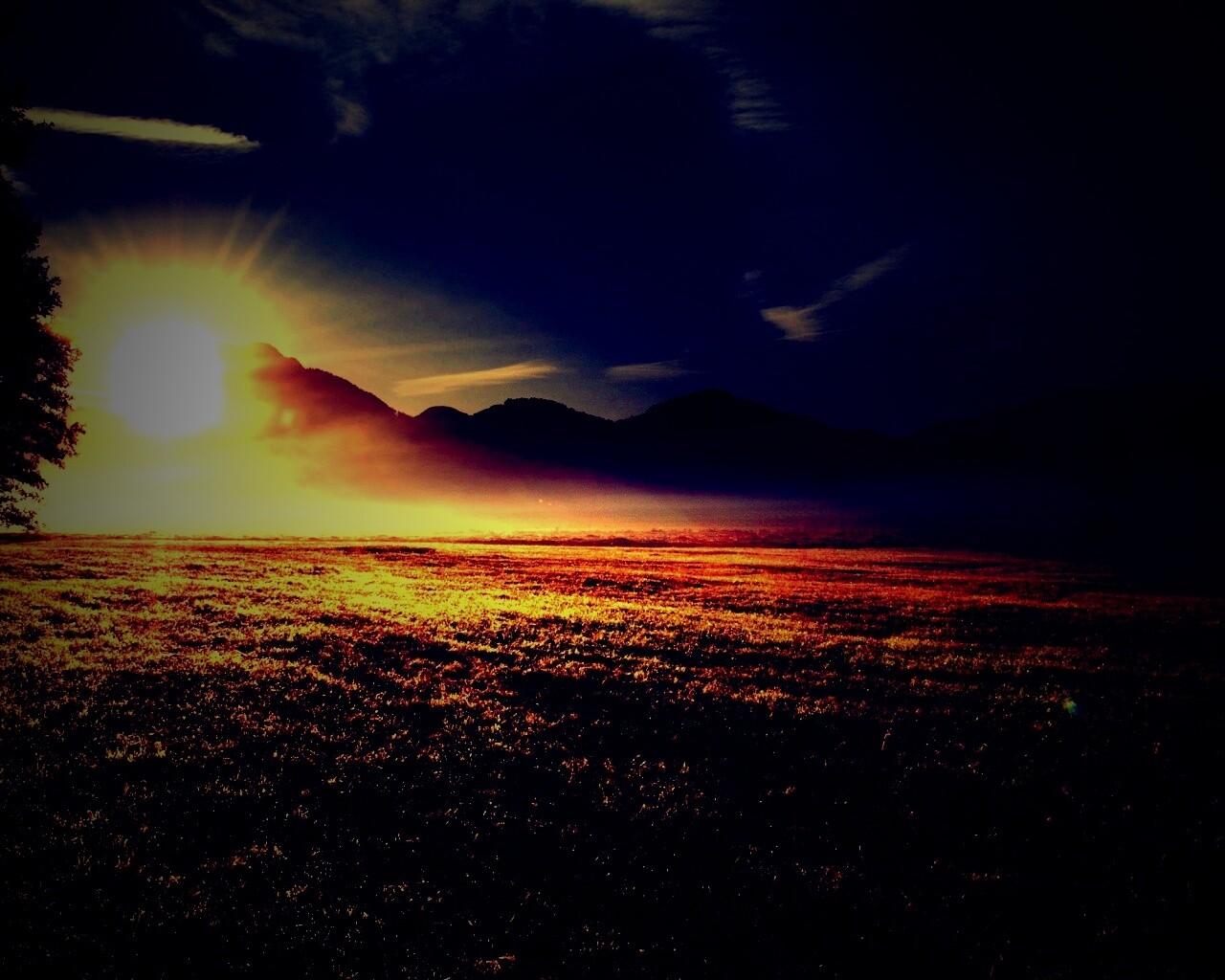 Восход над горами обои