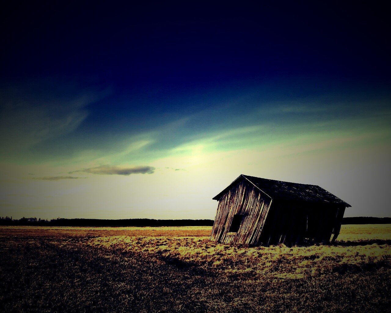 Покосившийся сарай обои