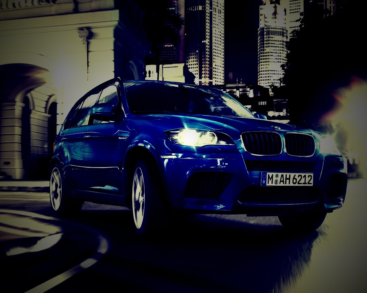 Синий кроссовер BMW обои