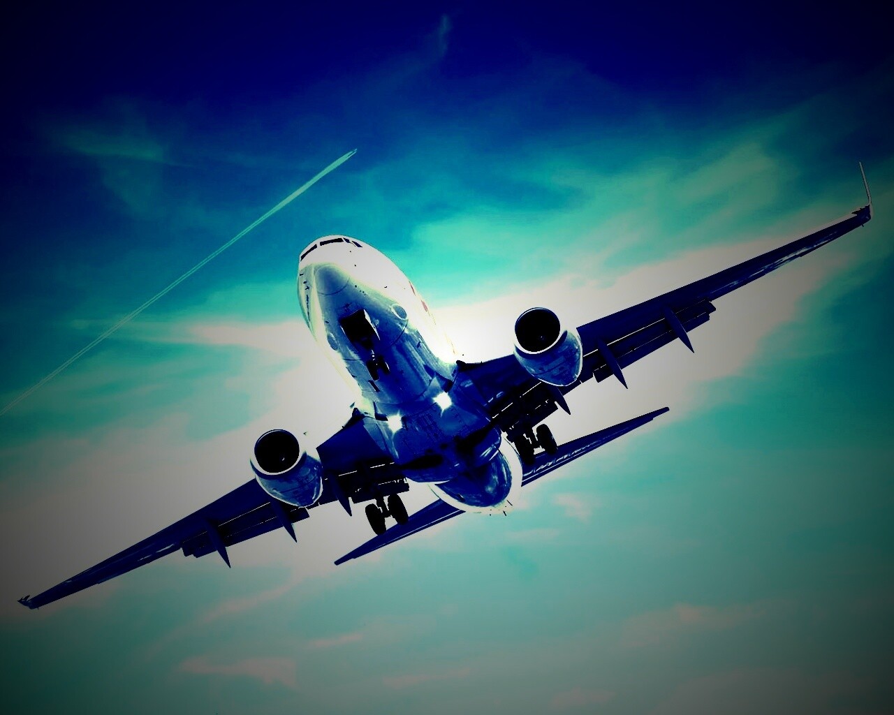 Лайнер в небе обои
