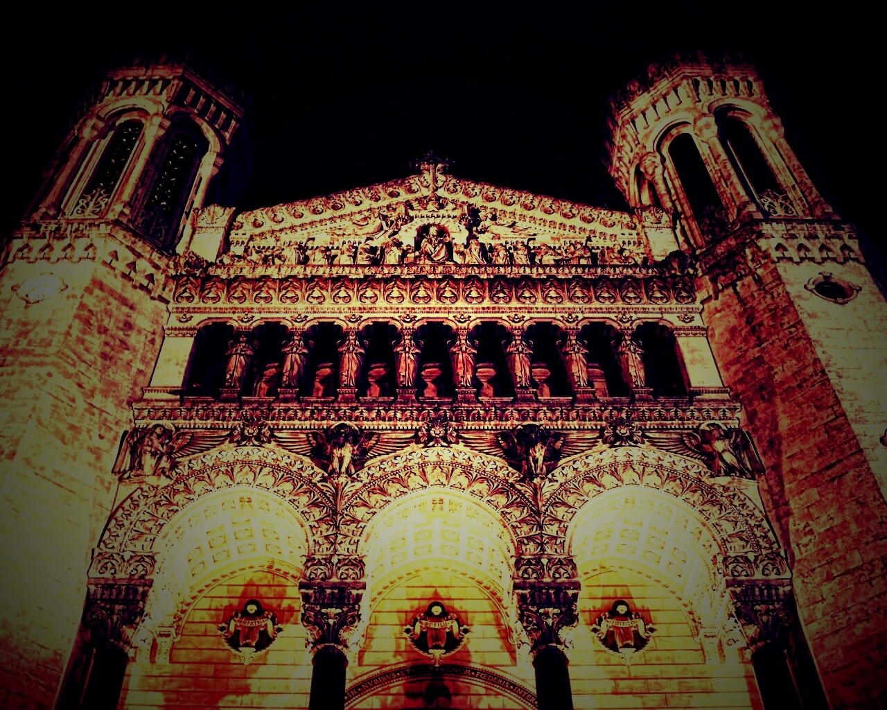 Базилика Нотр-Дам-де-Фурвьер обои