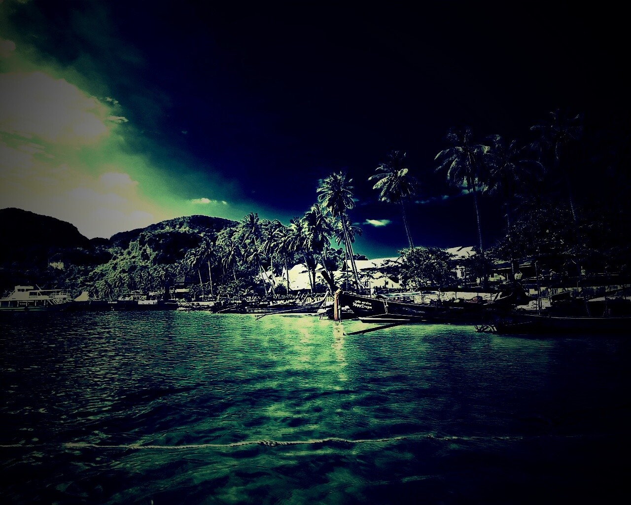 Призрачный пляж обои