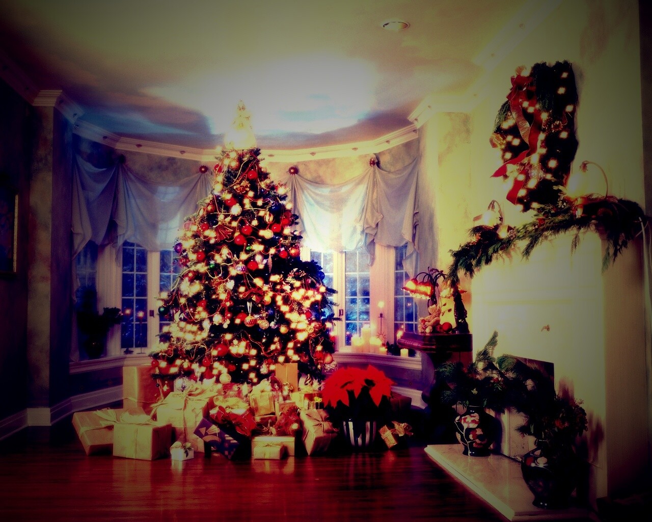 Подарки под ёлкой обои