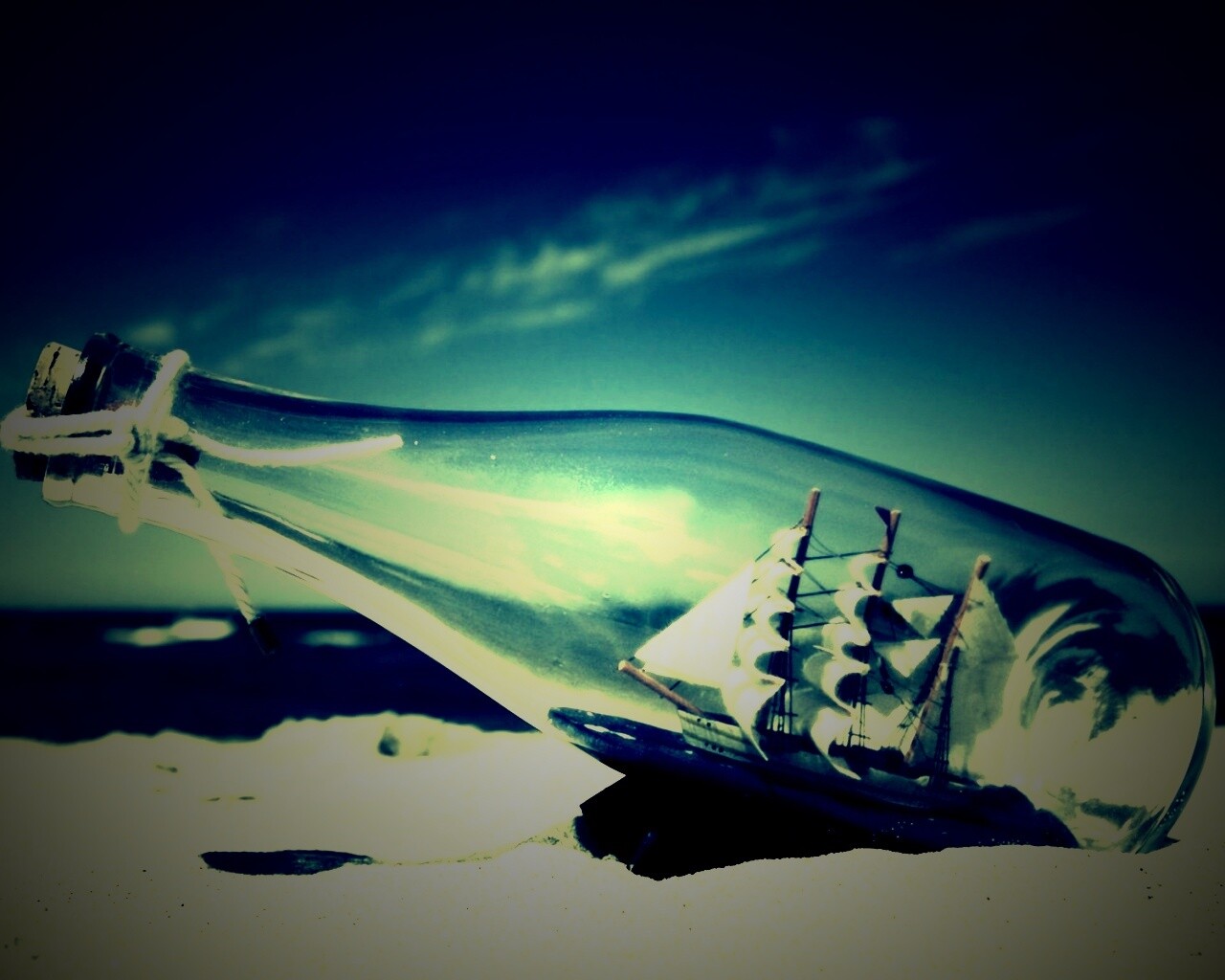 Парусник в бутылке обои