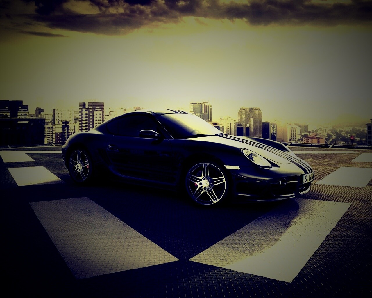 Порш на вертолетной площадке обои