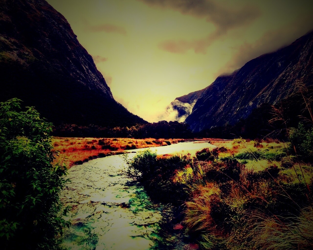 Горная река обои