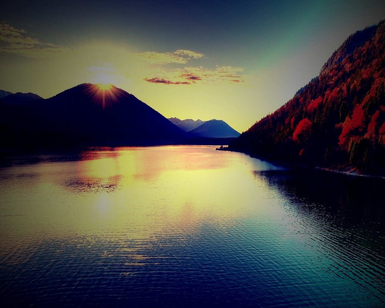 Закат в горах обои