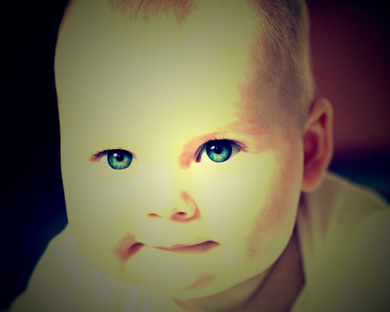 Прелестное дитя обои