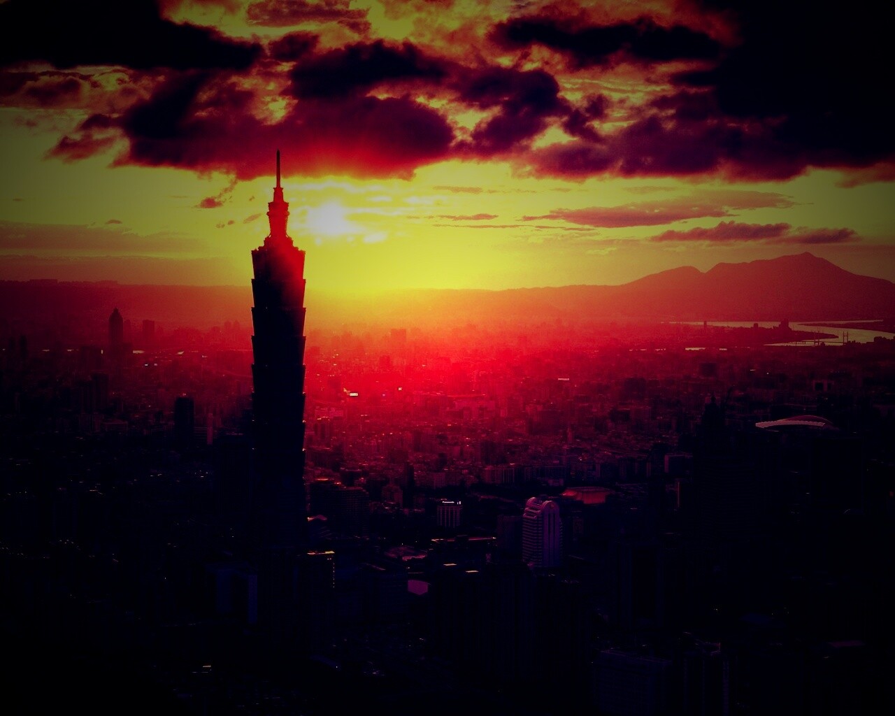 Башня на закате обои